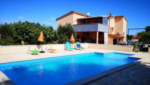 Sunny apartment with pool - Foto 2