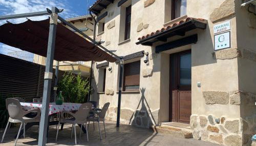 CASA RURAL PUERTO - casa de piedra con piscina privada - Valle del Ambroz - Casas del Monte - IDEAL PARA DISFRUTAR EN FAMILIA O GRUPO DE AMIGOS - Foto 4