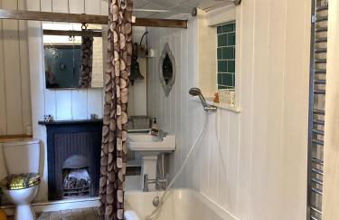 The Eclectic Coach House - Photo 15