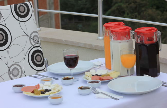 Royal Life Residence - Photo 32