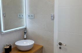 Apartamento Florkin vacacional acogedor recién reformado con vistas al mar - Photo 27