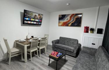 CityBuzz 4 Bedroom House in Nottingham Sleep 7 - Foto 4