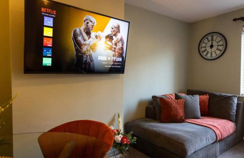 Modern 2-Bed Near Station - Ideal for Relocations & Contractors - Foto 32