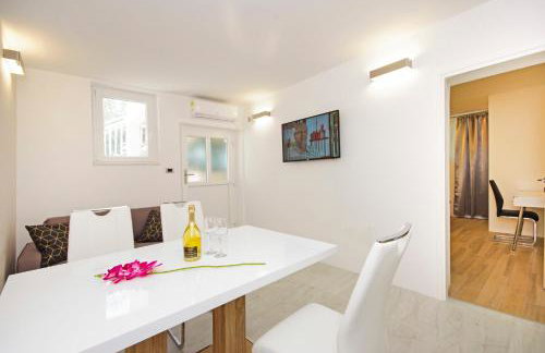 Split Symphony Garden: Modern, new Apartment (4+1), 5 min walk to ˝Firule˝ SAND BEACH, 12 min walk to CITY CENTER - Foto 34