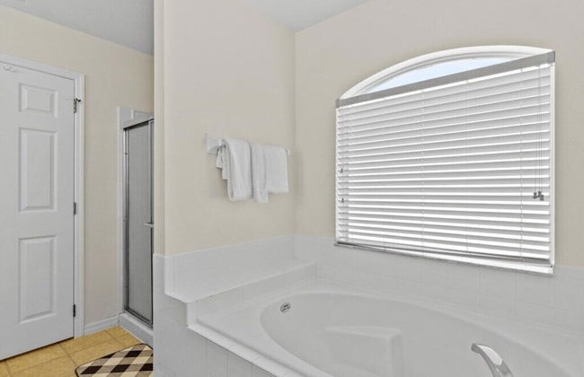 Lake View Pool Home With Game Room - Foto 17