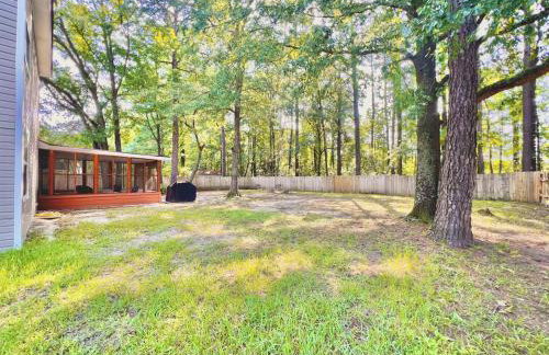 The Paramour comfy home with ground floor bedroom and fenced in yard - Foto 17