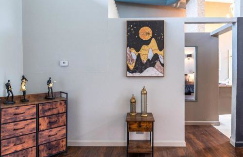 Serene POOL & Firepit in Stunning Home By Airport - Foto 42