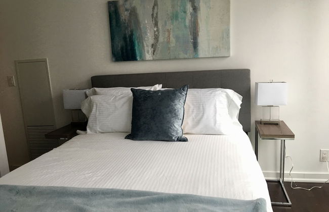 TO Stays - York and Lakeshore - Foto 14