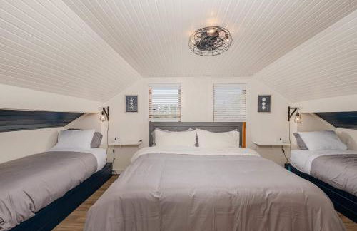 Wolf River Multi-Family Retreat - Sleeps 14 Pontoon Boat Paddle Boards Firepit - Foto 12