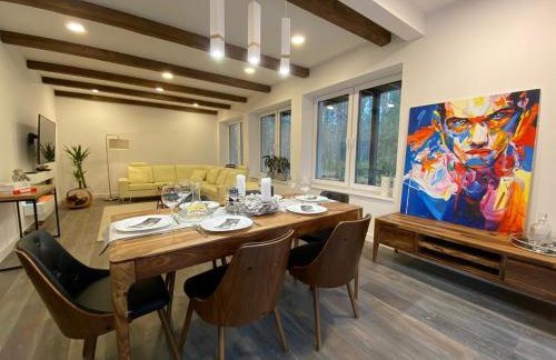 Luksusowa Willa pod Lasem, Otwock - Shared garden, sauna, wood hot tub! Hot tub seasonal May to October - Foto 9