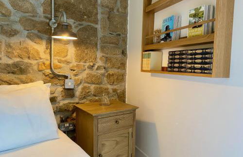 The Old Gallery - Charming Coastal Escape For Two - Photo 63