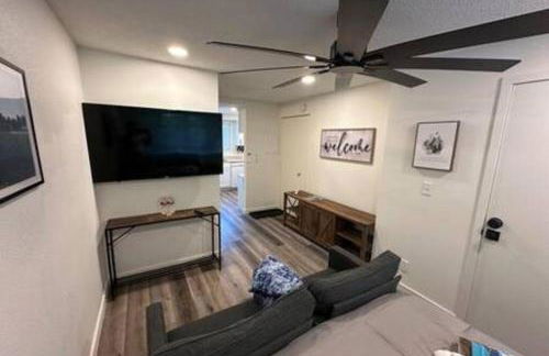 Downstairs UO, Autzen, Amazon Pk - Foto 6