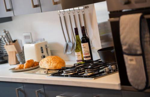 Marriott House sleeps 5 in Bourne with parking - Foto 25