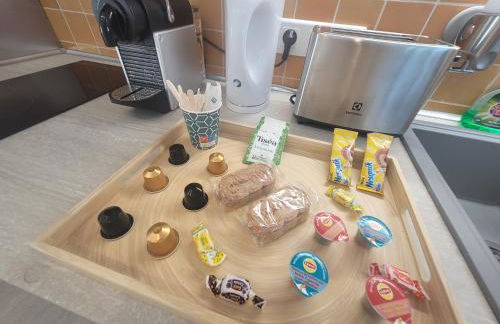 Soleil d'Été - Netflix & Wifi - Balcon - Climatisation - Parking Gratuit - check-in 24H24 - Emplacement Vélos - GoodMarning - Foto 17