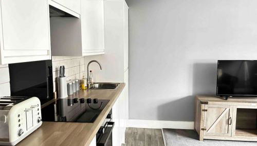 Spacious Southampton City Apartment with Courtyard - Foto 4