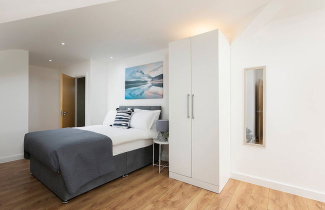 Skyvillion - Huge 4bed Apartment Wbalcony - Parking - Photo 3