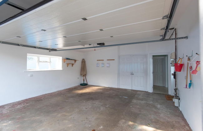 Sunningdale - Beach Side Cottage, Sea Views, Parking - Photo 85