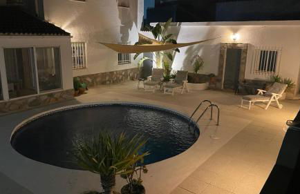 Villa with Private Pool & Hot tub - Foto 23