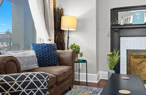 Stylish Home in Historic District Near Riverwalk - Foto 16