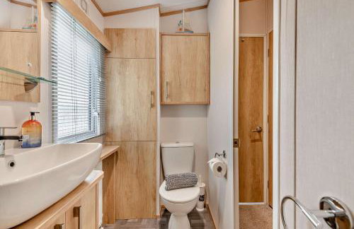 Vivian Lodge 2 Bedroom New Forest Holiday Home Hoburne Bashley - Foto 7