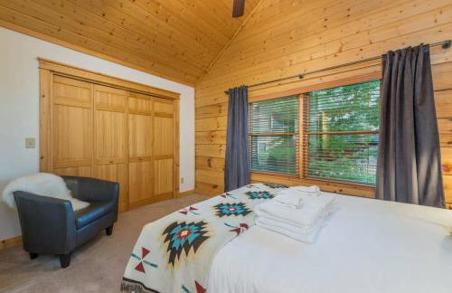 2 Cabins ~ Sleeps 22 ~ 100 Feet Apart ~ Ski in out - Foto 40