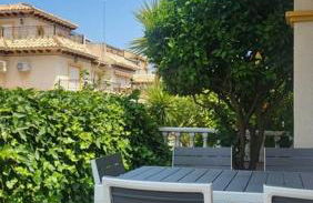 Casa Mario, La Zenia Boulevard area,fantastic 2 bedrooms, 2 bathrooms house with communal swimming pool and barbecue - Photo 18