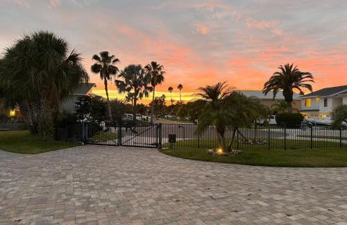 Guest suite - Waterfront -Pool & Hot tub- Walk to Beach - Foto 2