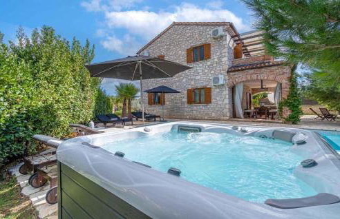 Nice Home In Cabrunici With Wifi - Foto 2