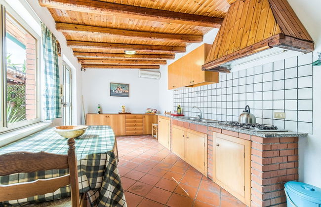 Sun Kissed Holiday Home in Agnone near Beach - Foto 6