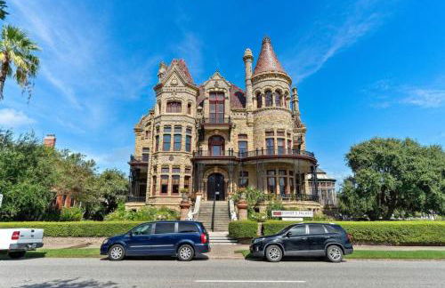 Picturesque beach house with plenty of room and amazing decks, close to beach - Foto 41