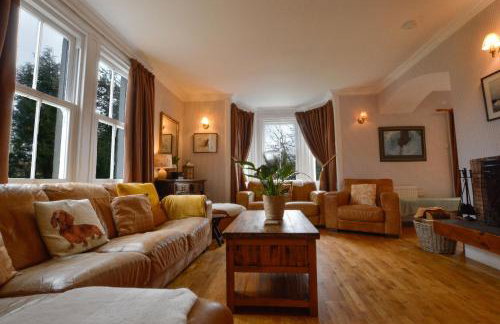 Cologin Farmhouse - Photo 2