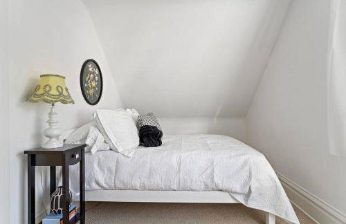 "Broadway Hideaway" by Roxy Rentals - Foto 37