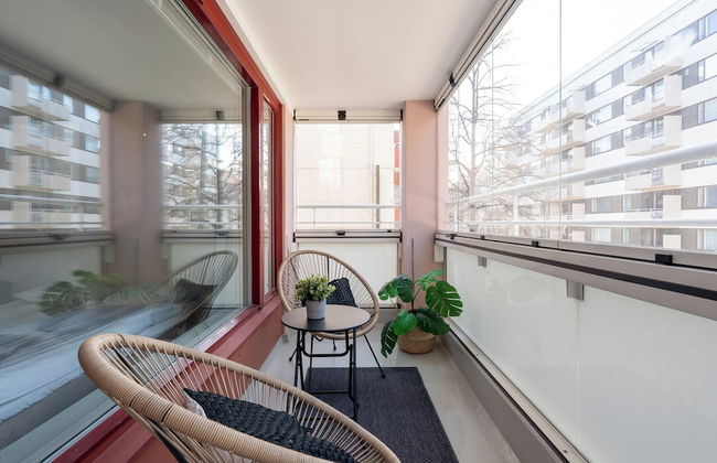 Spacious Downtown Apt with Balcony that Hosts 10 - Foto 12