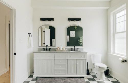 Newly Renovated Vintage Inspired Large 4 BR Home - Foto 20