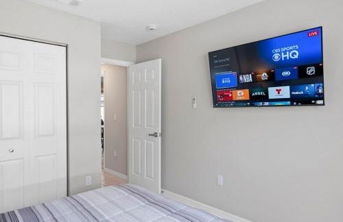 Relaxing 3BR Heated Pool & Hot Tub Retreat - Foto 3