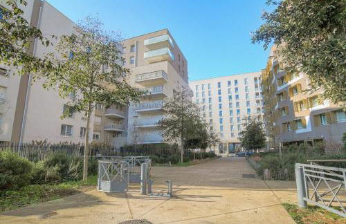 Charmant et Spacieux proche Groupama Stadium - Foto 25