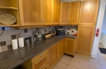 Convenient 3 bed Swansea house close to City & Bay - Foto 6
