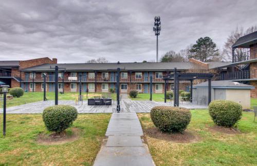 Charlotte Gem with Gym Near Hospitals and Park Expo - Foto 24