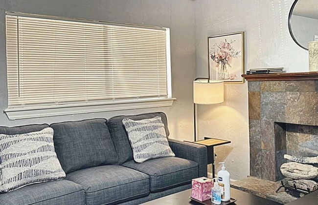 Clean Cozy 1-bedroom Near Plaza District 32C - Photo 15