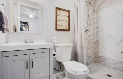 Captivating Conti Hideaway- Mid-City Perfection - Foto 9