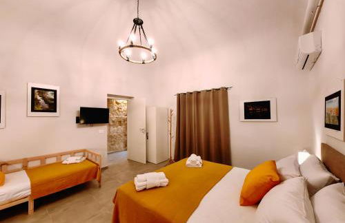 Basso 61, Cozy Oasis with Mini Pool and Courtyard - Foto 36