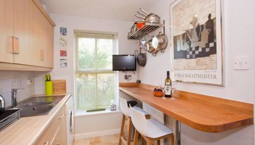 Walking distance to racecourse and city centre - Foto 3