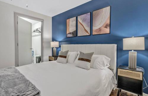 Luxury Apt King Bed+Indoor Parking+ Pool+Gym+2TV's - Foto 17