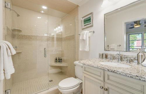 Luxury, renovated, oceanfront home with incredible deck & views - dogs welcome - Foto 32