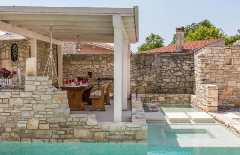 Cozy Home In Peresiji - Foto 14