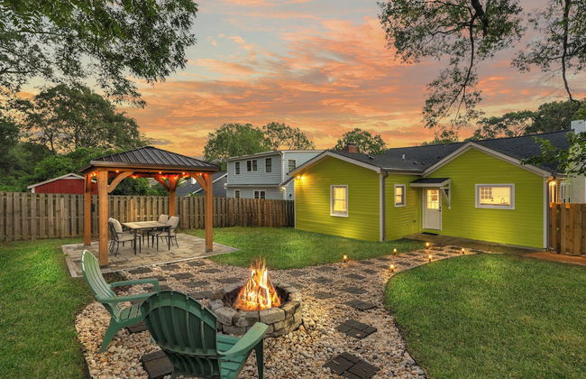 Stylish 4BR Haven Backyard and Fire Pit - Foto 28