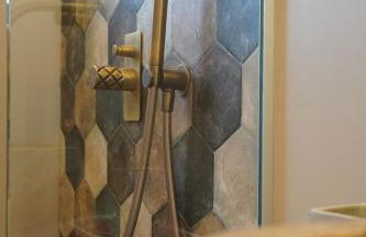 L A Boutique Suites with Private Hot Tub - Photo 29