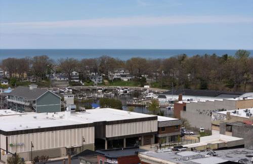 Luxury Downtown South Haven Condo With Rooftop Deck - Photo 47