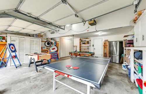 Lakeside Lacey Gem with Sauna and Private Dock - Foto 36