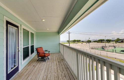 La Porte Home with Balconies Walk to Beach! - Foto 14
